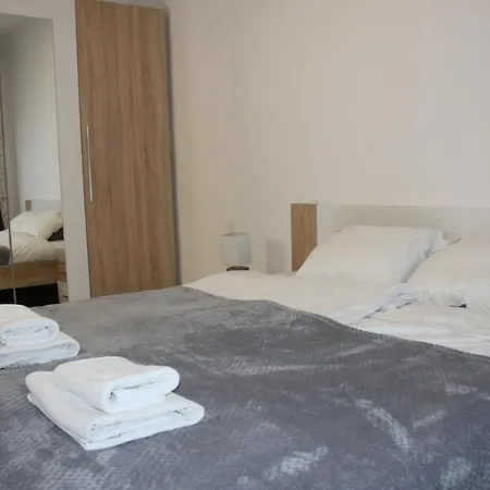 Elisabeth Grey With Parkingresidence Grey With Parking Apartment Budapest
